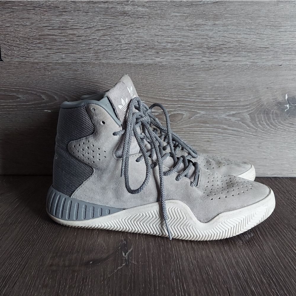 Adidas Big Kids Size 5.5 Tubular Instinct gray charcoal solid grey white S76171